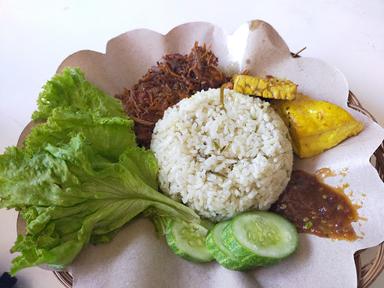 WARUNG NASI MR