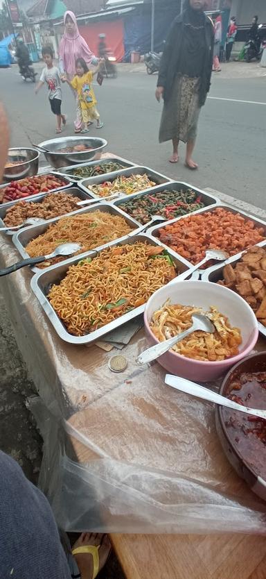 KEDAI SARAPAN NASI UDUK MAE