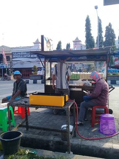 ROTI BAKAR WOW RANDU DONGKAL