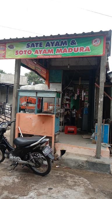 TUKANG SATE AYAM KUSNAN RANDUDONGKAL