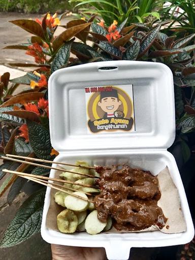 TUKANG SATE AYAM KUSNAN RANDUDONGKAL