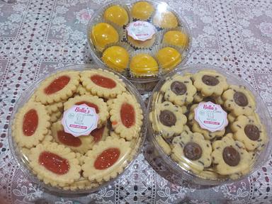 BELLA'S CAKE & COOKIES