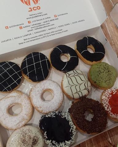 J.CO DONUTS & COFFEE