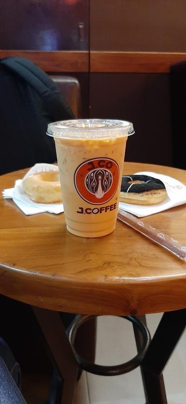 J.CO DONUTS & COFFEE