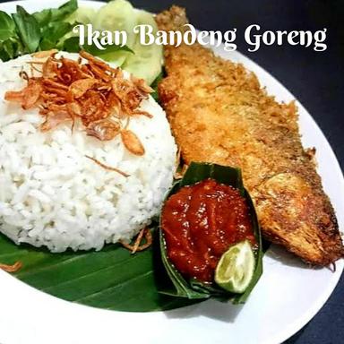 AYAM GORENG HOKI