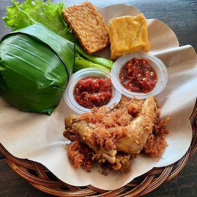 AYAM PENYET BU YANI - KEMANG PRATAMA