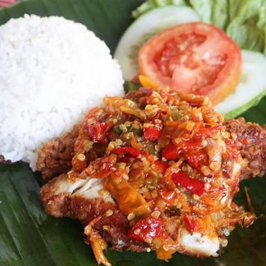 AYAM PENYET CABE IJO ARIMBI