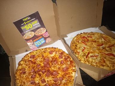 DOMINO'S PIZZA