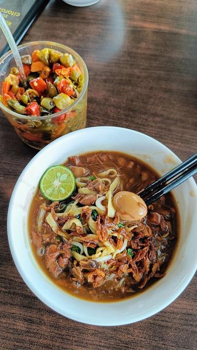 MIE KANGKUNG & SOTO BETAWI ARIYANI