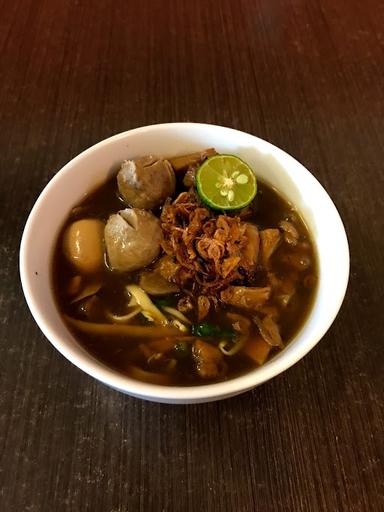 MIE KANGKUNG & SOTO BETAWI ARIYANI