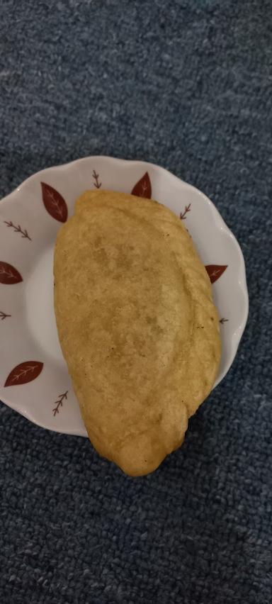 PIZZA GORENG CALZONE