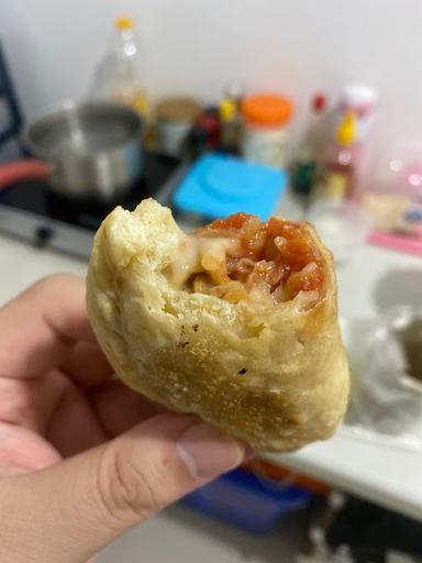 PIZZA GORENG CALZONE