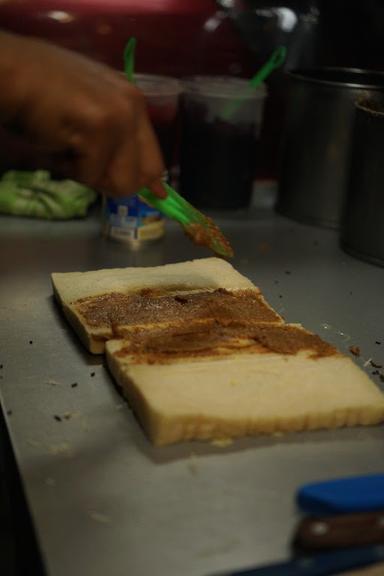 ROTI BAKAR DAN KUKUS PAK UCEN