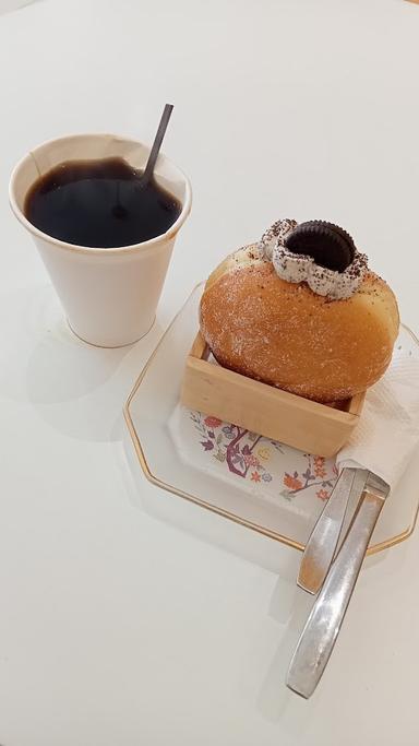 FEEL.INC DONUTS N COFFEE