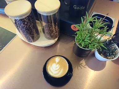 THE GADE COFFEE & GOLD BANDUNG