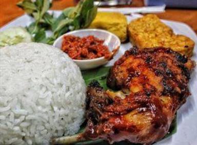 AYAM BAKAR DERWATI