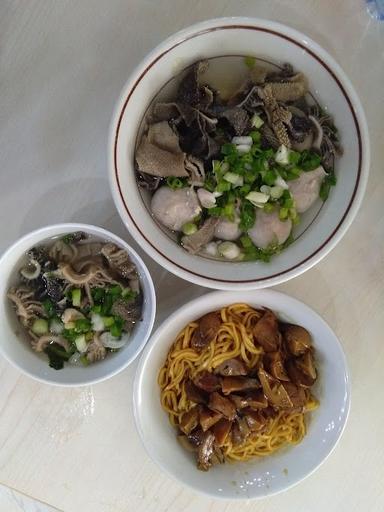 BAKMI PARAHYANGAN - DALEM KAUM