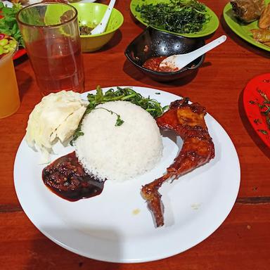 WARUNG NASI IBU IMAS MO81 JLN PUNGKUR BANDUNG