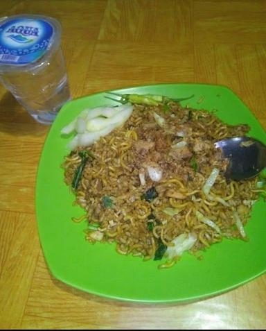 NASI GORENG SOSIS