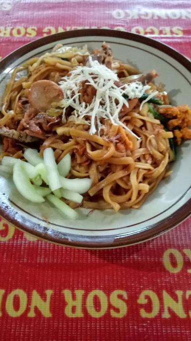 SEGO GORENG SOR NONGKO