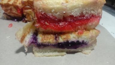 ROTI BAKAR MAS KRESNA PRINGTUTUL