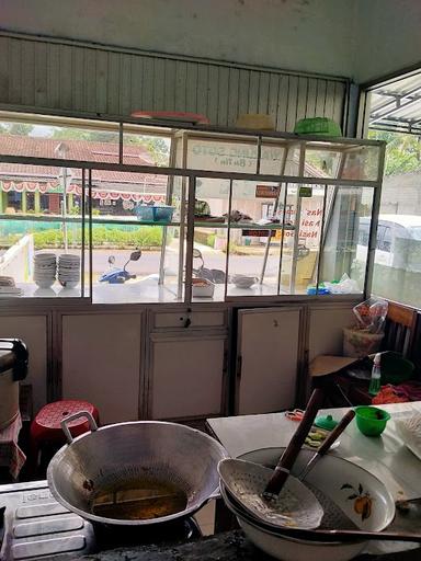 WARUNG SOTO BU TIN