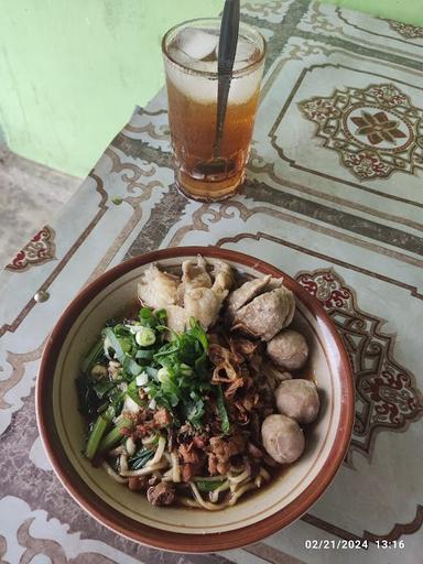 BAKSO BALUNGAN & MIE AYAM KD