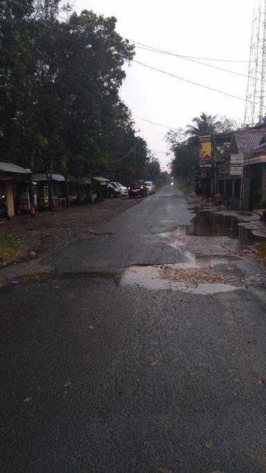 LAPAK PEMPEK BANG KIPLIE. KEBON KARET INDAH