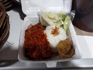 AYAM BAKAR MAS DAMAR