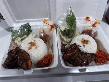 AYAM BAKAR MAS DAMAR