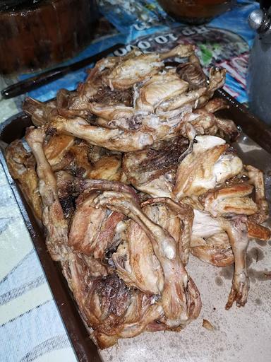 AYAM BAKAR TALIWANG PANDUGO