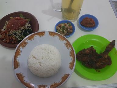 AYAM BAKAR TALIWANG PANDUGO