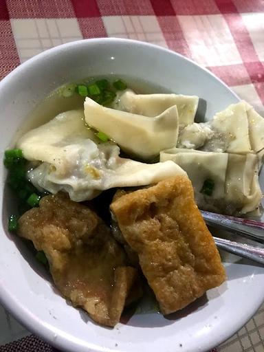 BAKSO ENAM SAUDARA