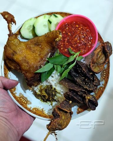 BEBEK GORENG PALUPI RUNGKUT