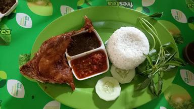 BEBEK GORENG PALUPI RUNGKUT