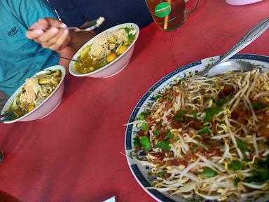 DEPOT NASI JAJAN & KALDU KOKOT IBU WATIEK CHAIROEL