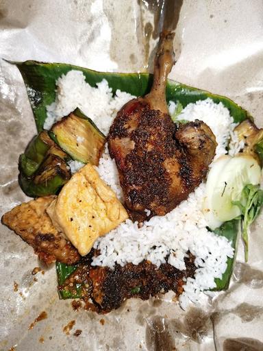 NASI BEBEK - AYAM GORENG BUMBU HITAM KHAS MADURA