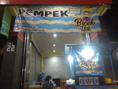 PEMPEK BICEK UTIK