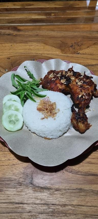 SATE AYAM MERAH PAIJO