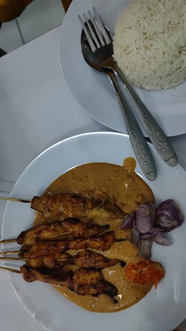 SATE AYAM PONOROGO PAK SIBAN -