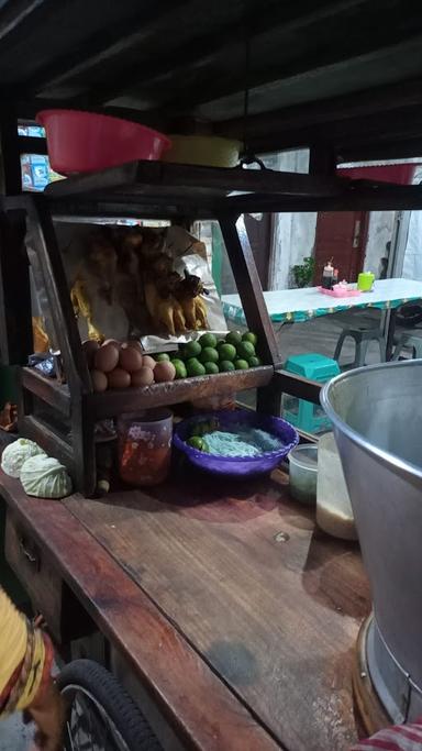 SOTO AYAM LAMONGAN CAK UNTUNG