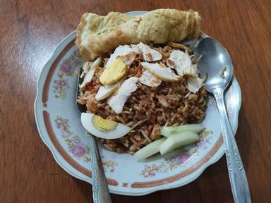 SOTO DAN NASI GORENG CAK NARTO