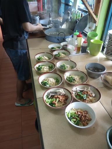 MIE BAKSO KANG DANI SUKAJADI