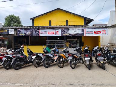 WARUNG NASI UMI