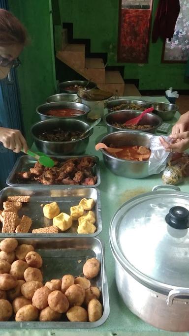 WARUNG NASI IBU OOM