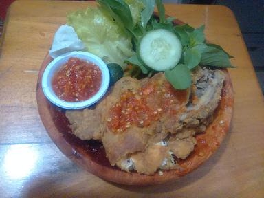 AYAM PENYET MANDIRI SEMARANG