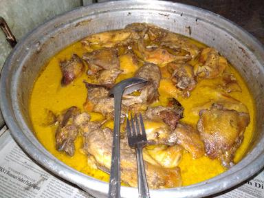 OPOR AYAM PAK MUH KOMARI