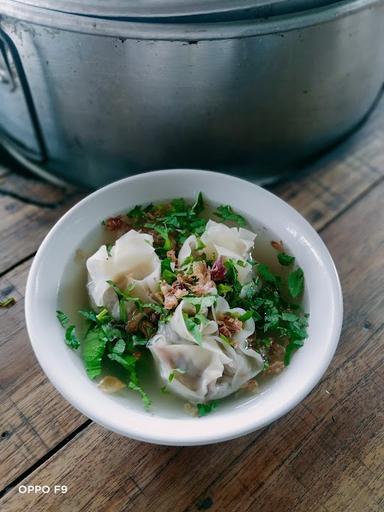 BAKSO DAN MIE AYAM MONGGO MAMPIR