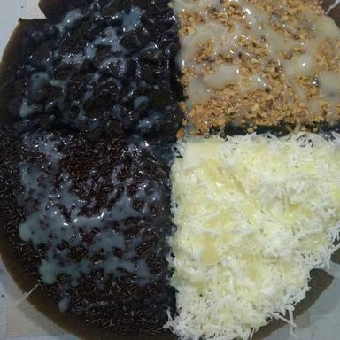 MARTABAK TELOR DAN MANIS AURA