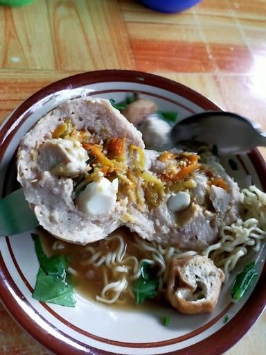 MIE AYAM DAN BAKSO CITA RASA HIKMAH